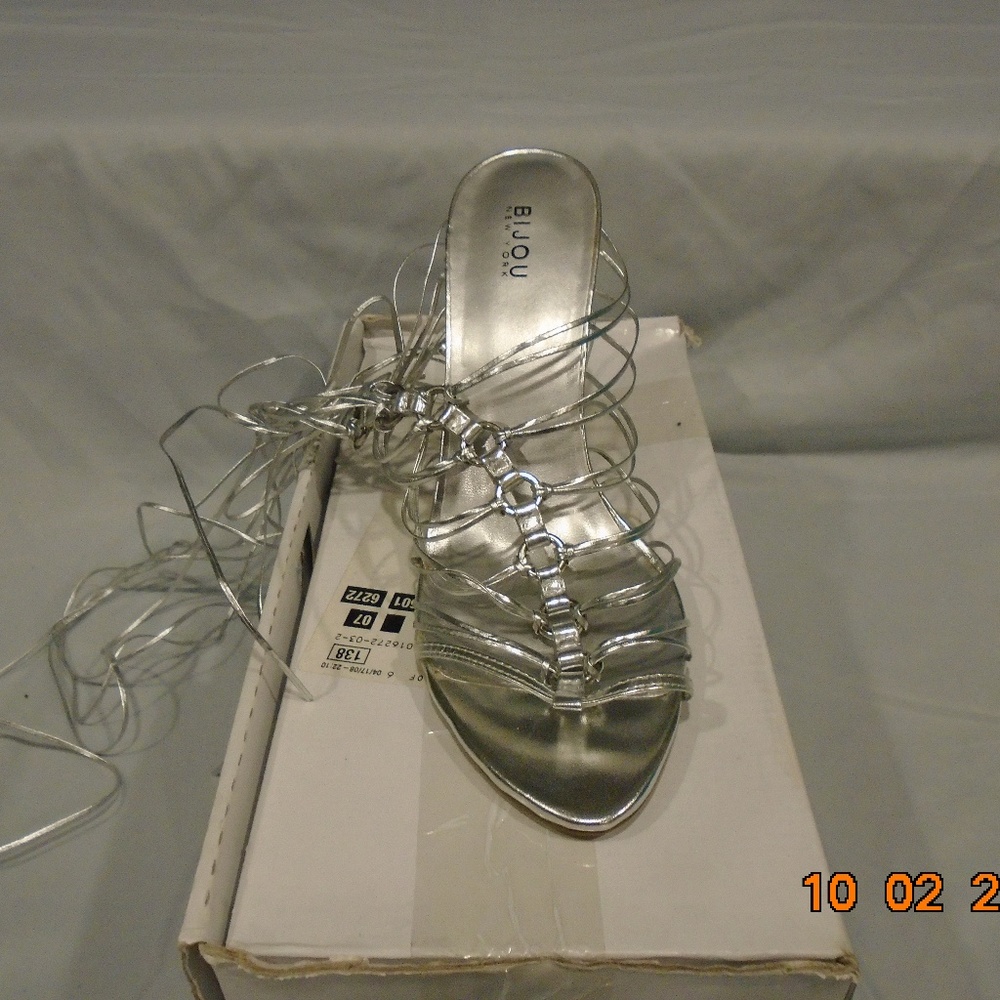 Shoes - Picture 2 of 4